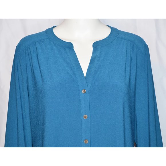 Susan Graver Liquid Knit Blue Button Front Long Sleeve Shirt Ornate Buttons  M - Picture 2 of 8